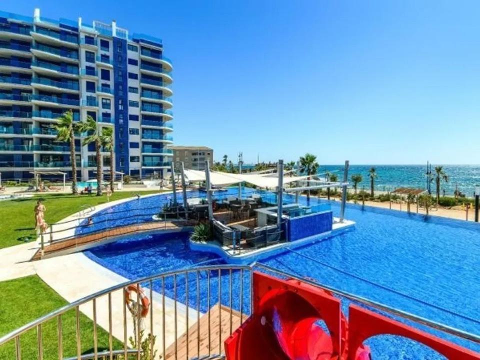 Apartment Deluxe Clara Sea Senses Torrevieja Bagian luar foto