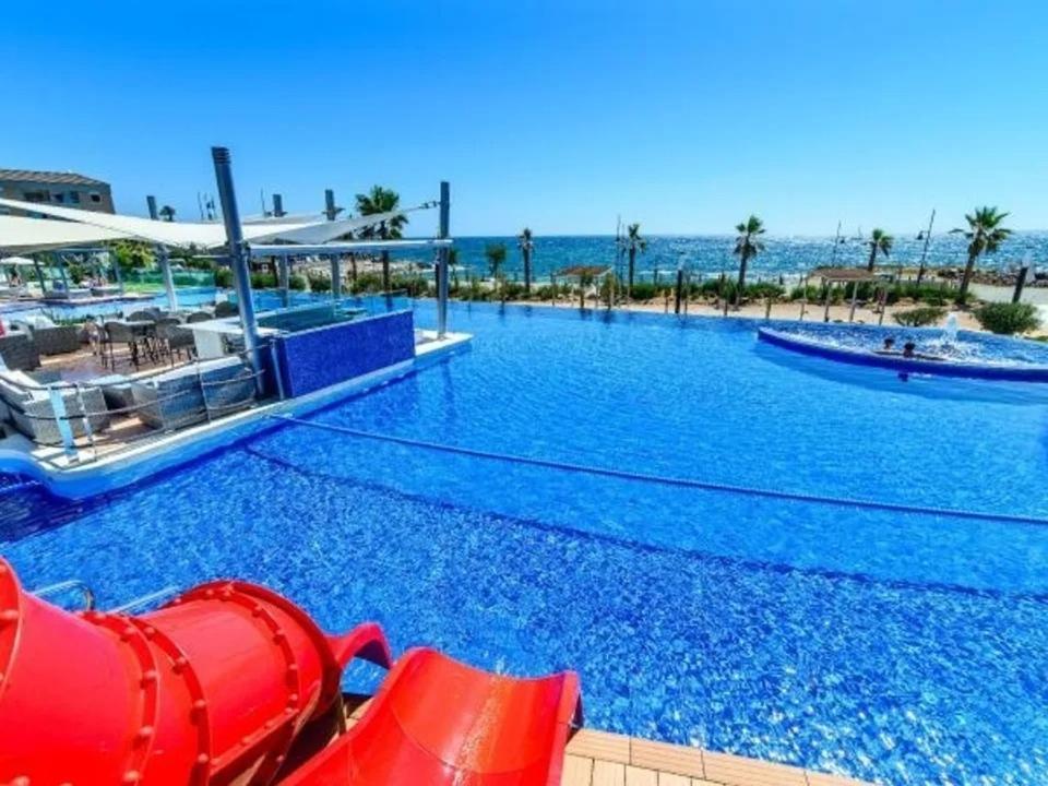 Apartment Deluxe Clara Sea Senses Torrevieja Bagian luar foto