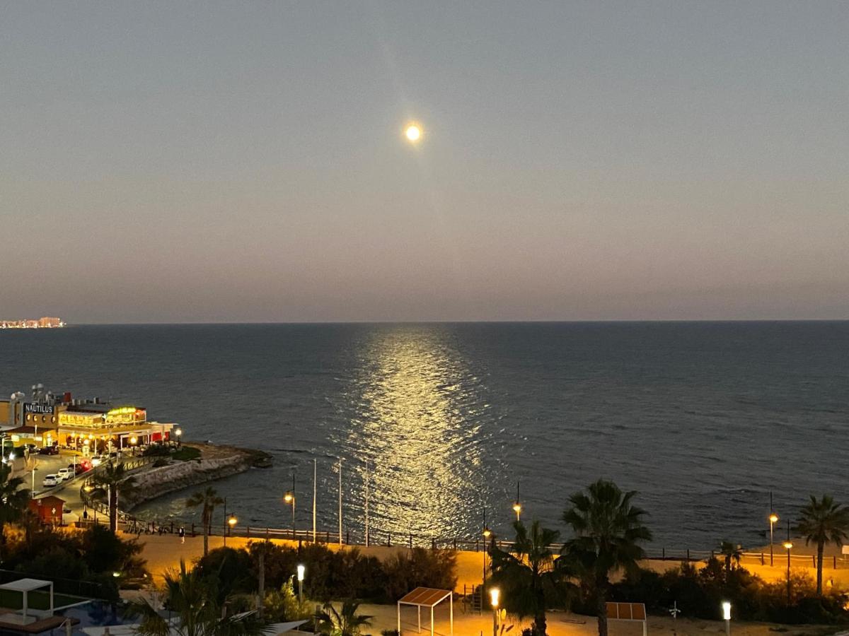 Apartment Deluxe Clara Sea Senses Torrevieja Bagian luar foto