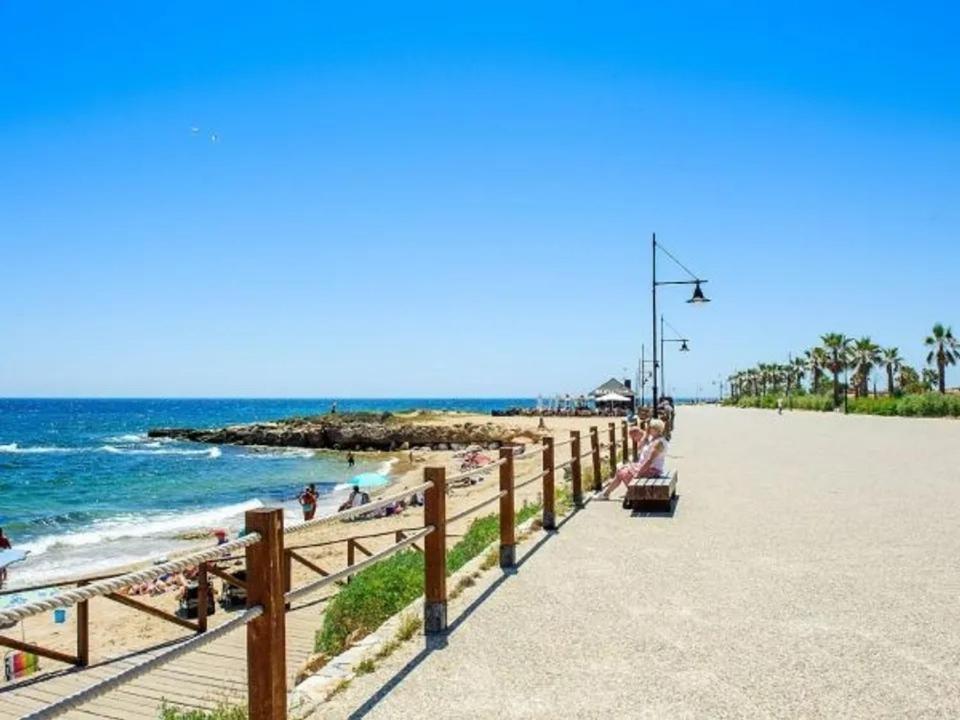 Apartment Deluxe Clara Sea Senses Torrevieja Bagian luar foto