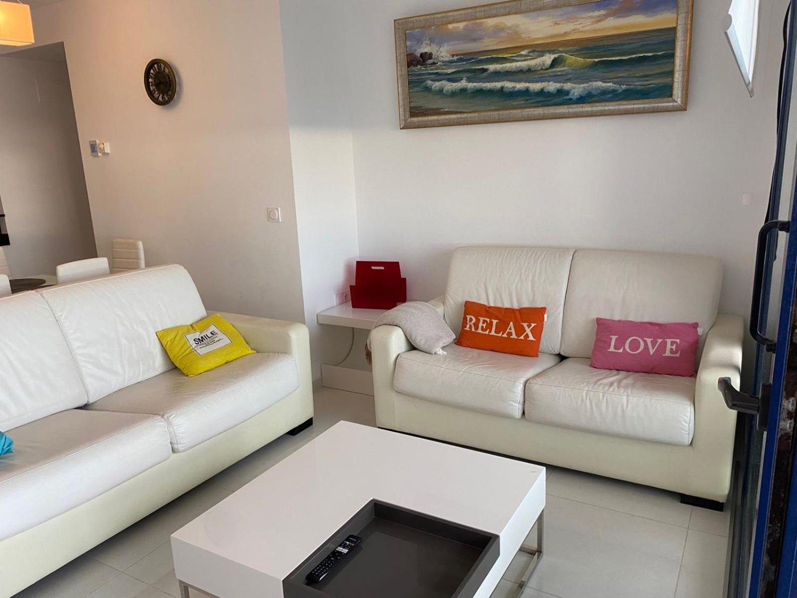 Apartment Deluxe Clara Sea Senses Torrevieja Bagian luar foto