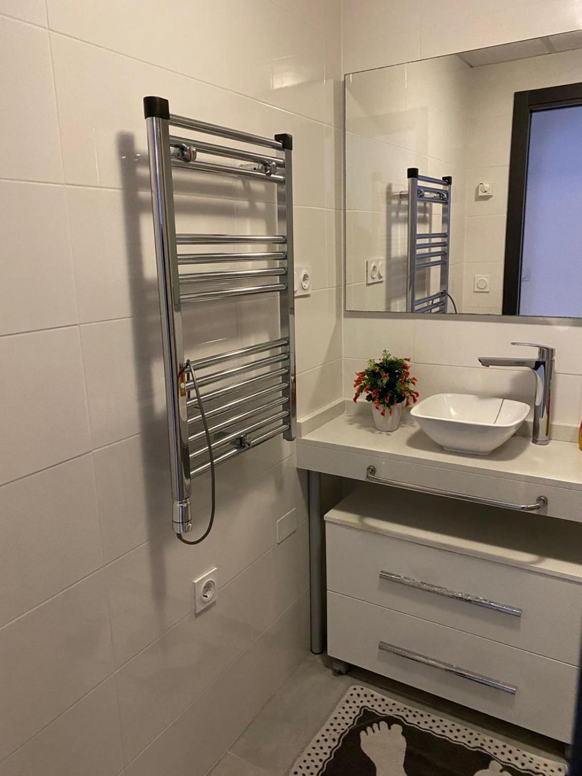 Apartment Deluxe Clara Sea Senses Torrevieja Bagian luar foto