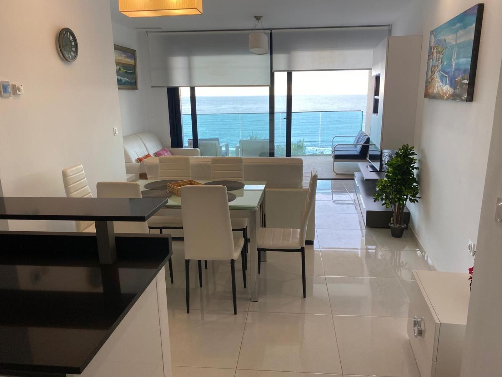 Apartment Deluxe Clara Sea Senses Torrevieja Bagian luar foto