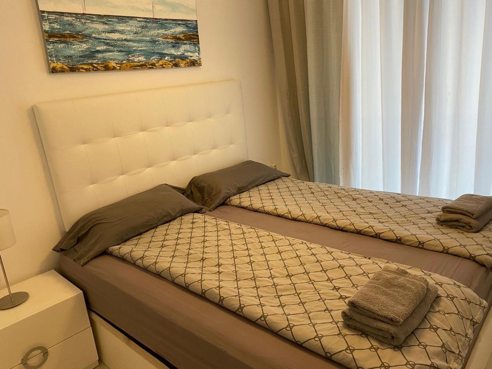 Apartment Deluxe Clara Sea Senses Torrevieja Bagian luar foto