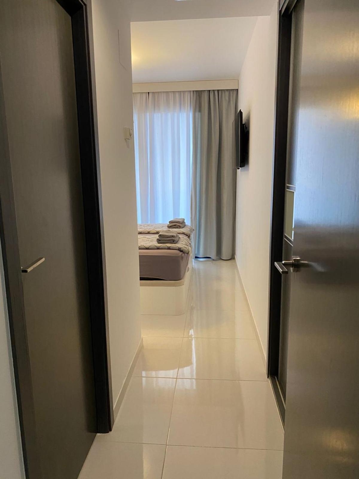 Apartment Deluxe Clara Sea Senses Torrevieja Bagian luar foto